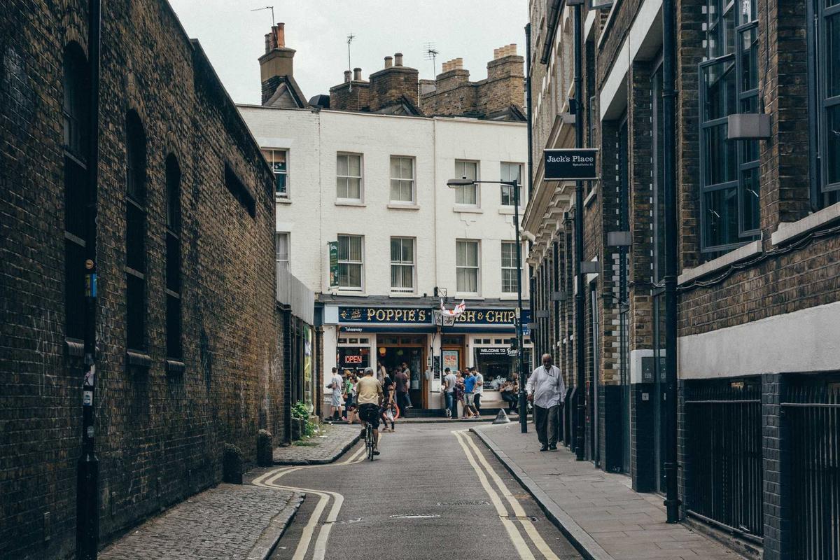 Berita Politik Sepekan: Prabowo Bantah Indonesia Gelap hingga Nasib Disertasi Bahlil